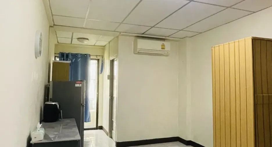 For sale studio condo in Wang Thonglang, Bangkok