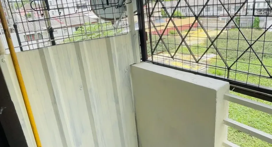 For sale studio condo in Wang Thonglang, Bangkok