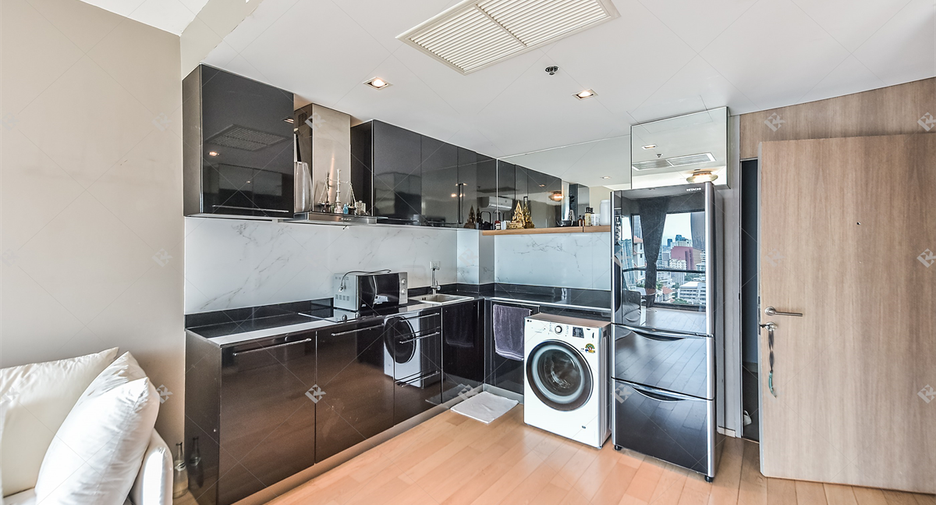 For sale 1 bed condo in Phaya Thai, Bangkok