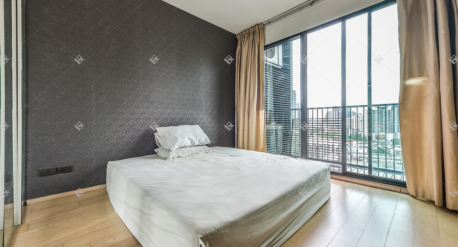 For sale 1 bed condo in Phaya Thai, Bangkok