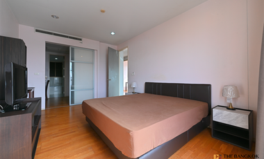 For rent 2 bedrooms condo in Huai Khwang, Bangkok