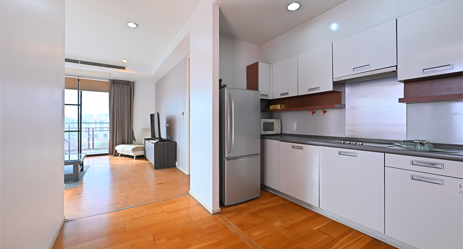 For rent 2 bedrooms condo in Huai Khwang, Bangkok