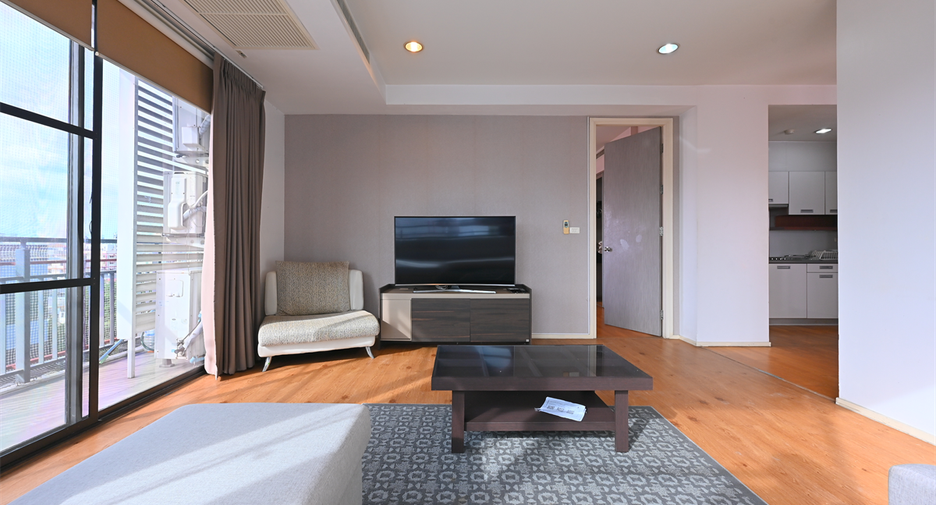 For rent 2 bedrooms condo in Huai Khwang, Bangkok