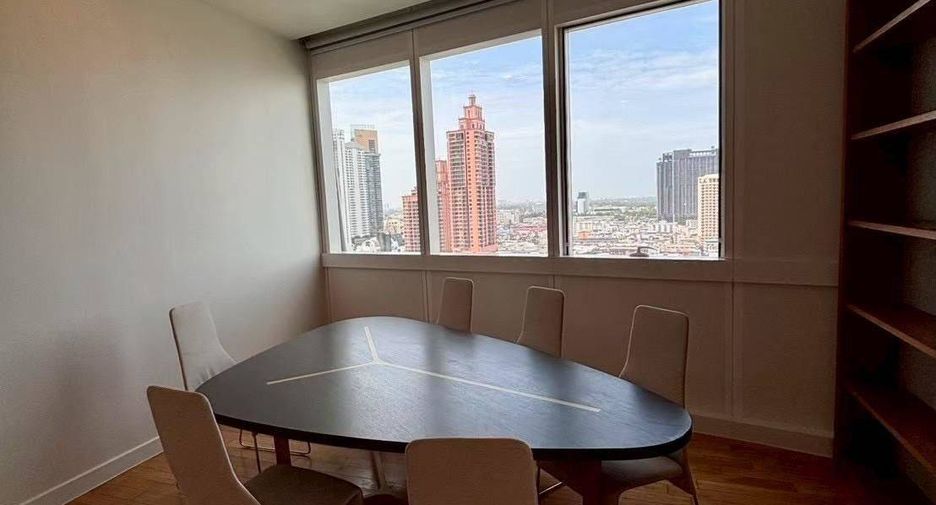 Wohnung zur Miete mit 3 Zimmer in Khlong Toei, Bangkok