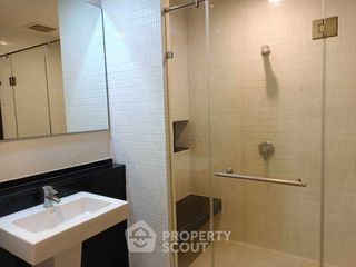 For rent 2 bedrooms apartment in Watthana, Bangkok