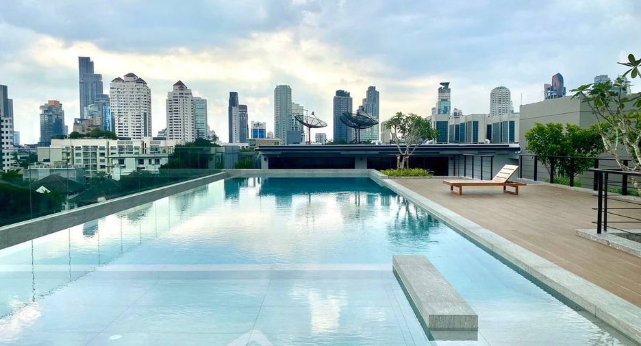 For rent 2 bedrooms apartment in Watthana, Bangkok