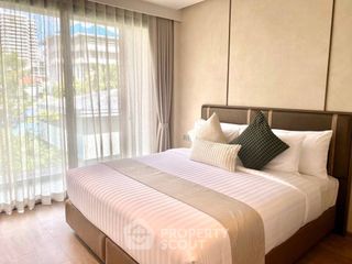 For rent 2 bedrooms apartment in Watthana, Bangkok