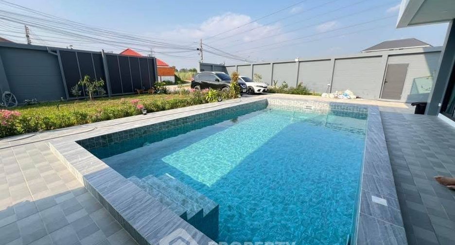 For rent 4 bedrooms villa in Bang Lamung, Chonburi
