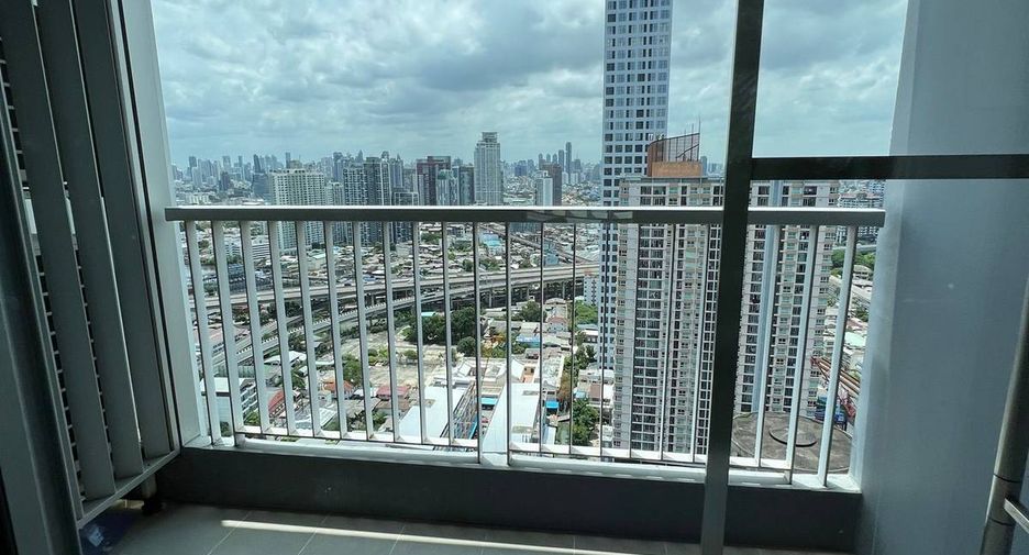 For rent 2 ベッドルーム condo in Phra Khanong, Bangkok