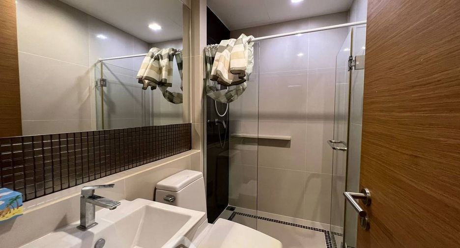 For rent 2 ベッドルーム condo in Phra Khanong, Bangkok