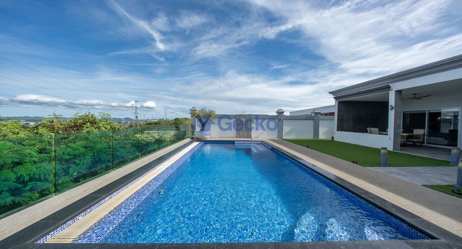 Casa en venta de 4 habitaciones en Bang Lamung, Chonburi