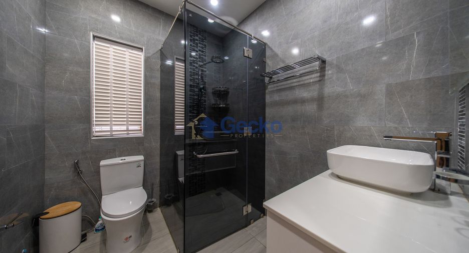 Casa en venta de 4 habitaciones en Bang Lamung, Chonburi