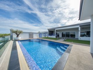 For sale 4 bedrooms house in Bang Lamung, Chonburi