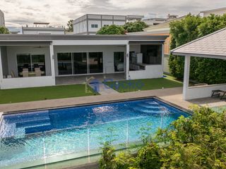 For sale 4 bedrooms house in Bang Lamung, Chonburi