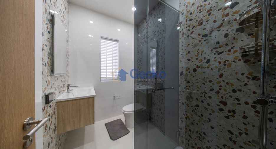 Casa en venta de 4 habitaciones en Bang Lamung, Chonburi