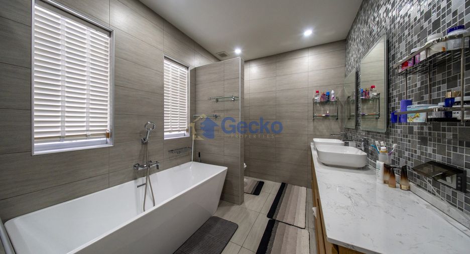 Casa en venta de 4 habitaciones en Bang Lamung, Chonburi