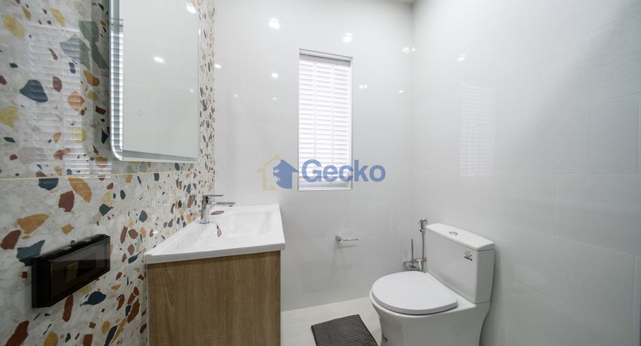 Casa en venta de 4 habitaciones en Bang Lamung, Chonburi