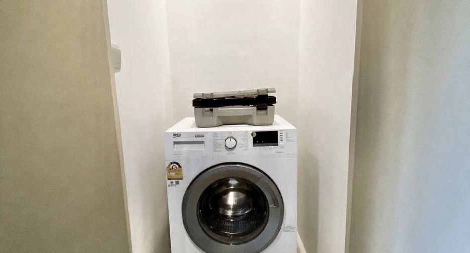 For rent 2 bedrooms condo in Huai Khwang, Bangkok