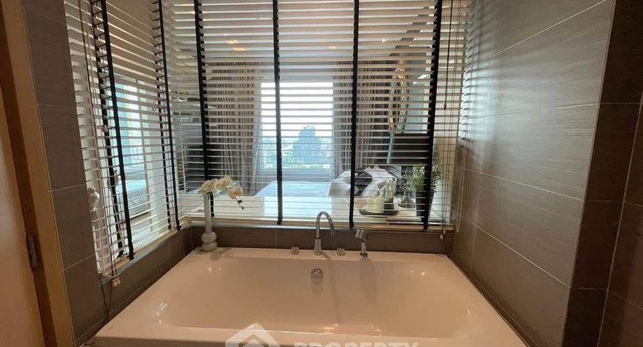 For rent 2 bedrooms condo in Khlong Toei, Bangkok