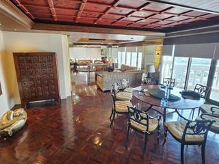 For rent 2 bedrooms condo in Bang Rak, Bangkok