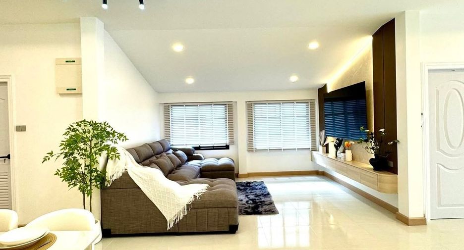 Haus zum Kauf mit 3 Zimmer in Bang Lamung, Chonburi