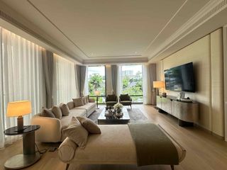 For sale 3 bedrooms condo in Khlong Toei, Bangkok