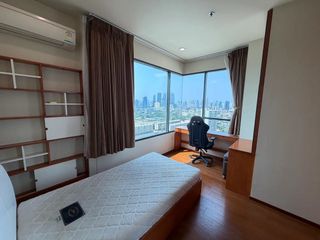 For rent 2 bedrooms condo in Yan Nawa, Bangkok