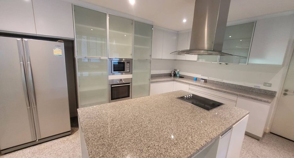 For rent 3 bedrooms condo in Watthana, Bangkok