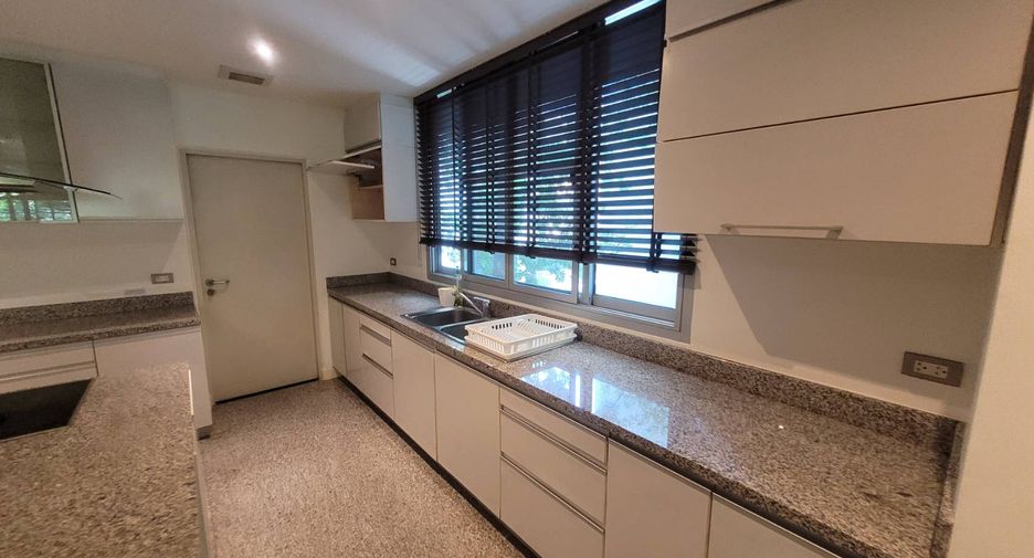 For rent 3 bedrooms condo in Watthana, Bangkok