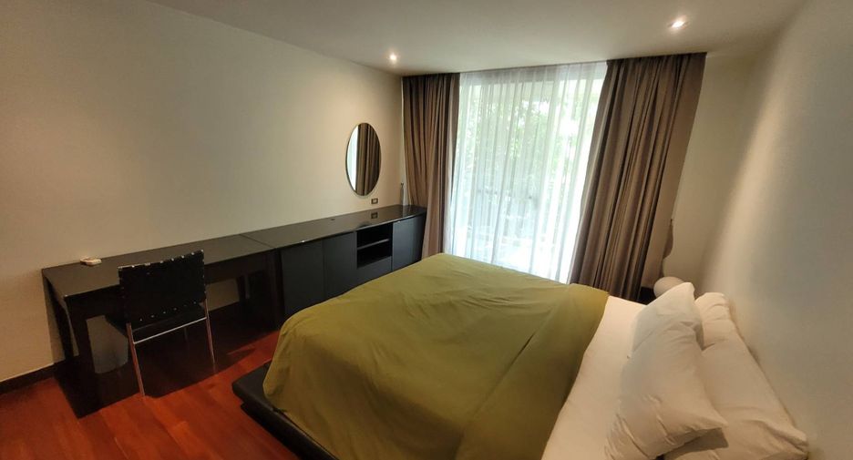 For rent 3 bedrooms condo in Watthana, Bangkok