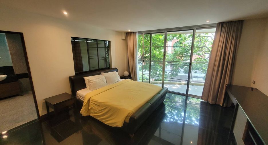 For rent 3 bedrooms condo in Watthana, Bangkok
