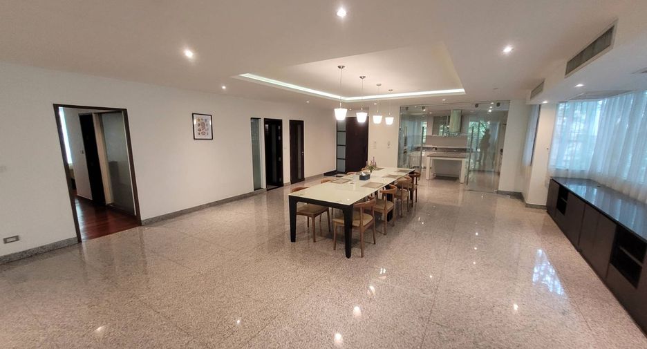 For rent 3 bedrooms condo in Watthana, Bangkok