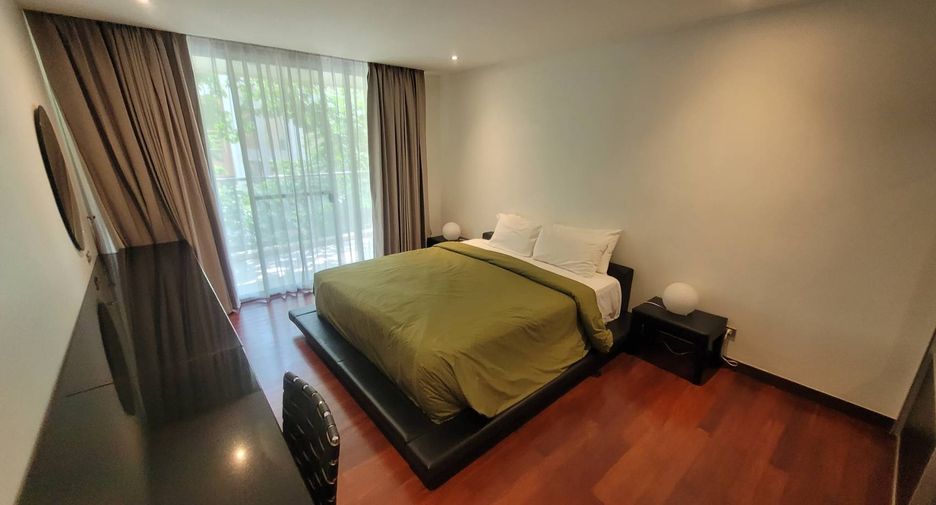 For rent 3 bedrooms condo in Watthana, Bangkok