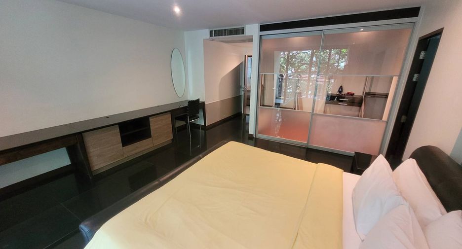 For rent 3 bedrooms condo in Watthana, Bangkok