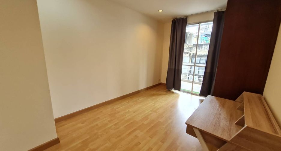 Wohnung zur Miete mit 2 Zimmer in Khlong Toei, Bangkok