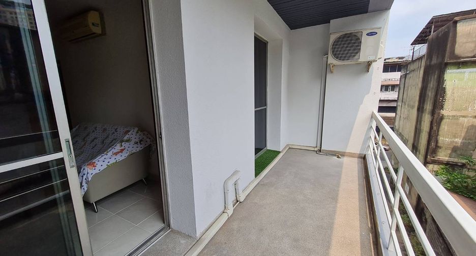 Wohnung zur Miete mit 2 Zimmer in Khlong Toei, Bangkok
