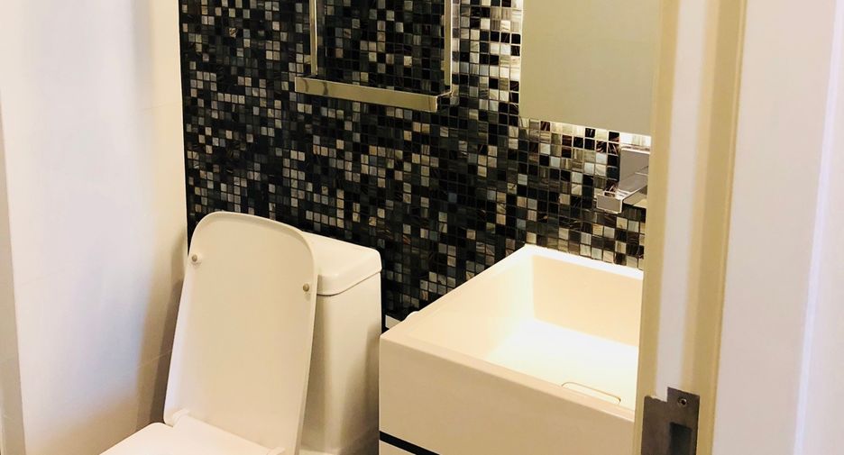 For rent 1 bed condo in Khlong Toei, Bangkok