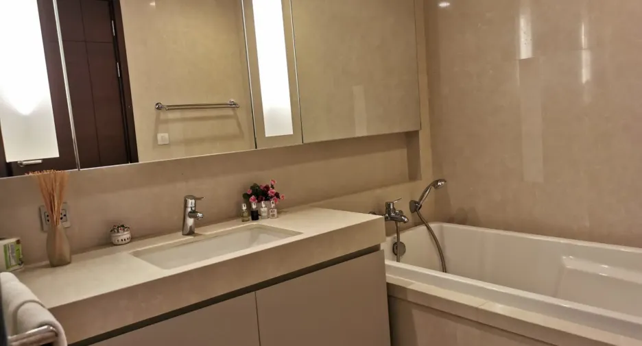 For rent 2 bedrooms condo in Watthana, Bangkok