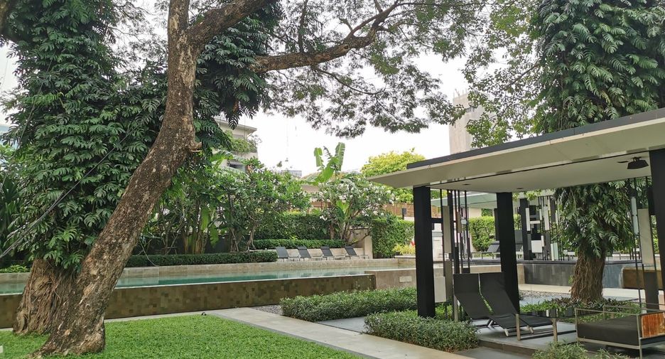 For rent 2 bedrooms condo in Watthana, Bangkok