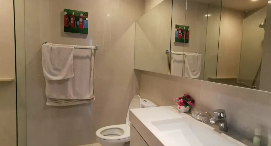 For rent 2 bedrooms condo in Watthana, Bangkok