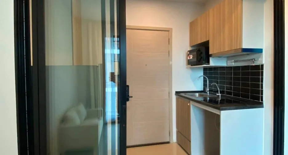 For rent 1 bed condo in Mueang Samut Prakan, Samut Prakan