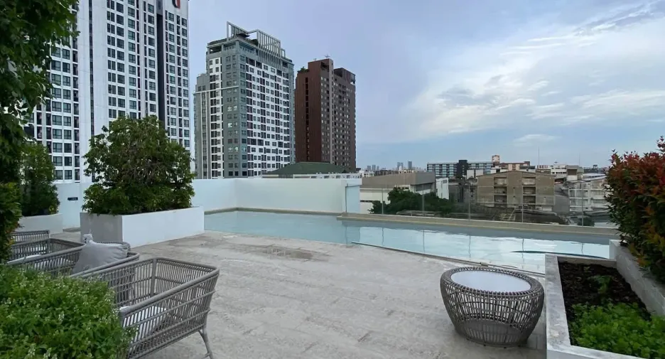 For rent 1 bed condo in Mueang Samut Prakan, Samut Prakan