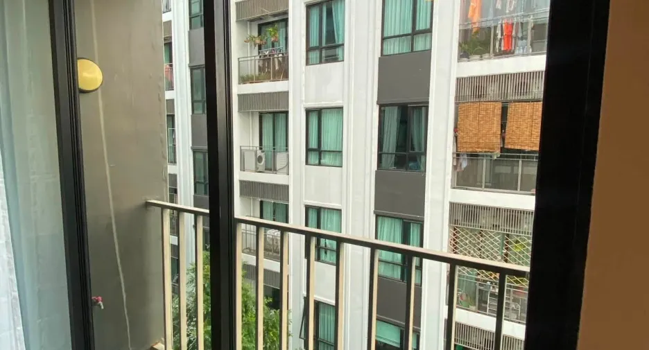 For rent 1 bed condo in Mueang Samut Prakan, Samut Prakan