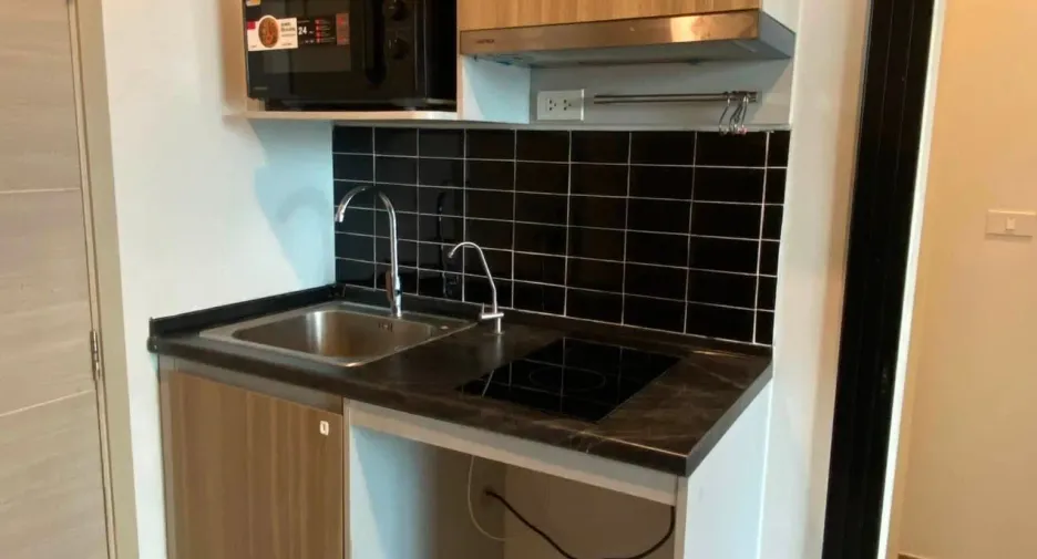 For rent 1 bed condo in Mueang Samut Prakan, Samut Prakan