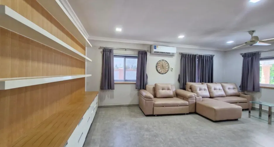 Villa zum Kauf mit 4 Zimmer in Bang Saray, Pattaya