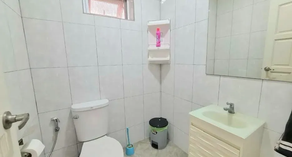 Villa zum Kauf mit 4 Zimmer in Bang Saray, Pattaya