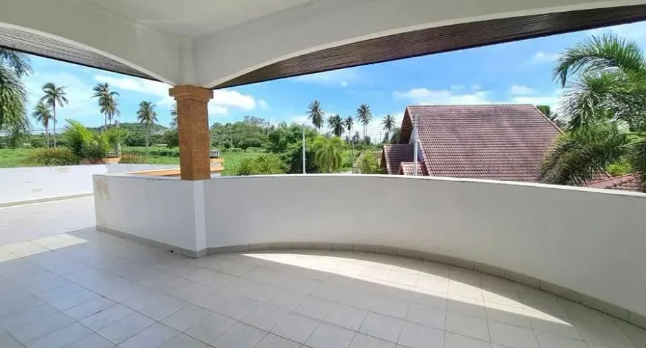 Villa zum Kauf mit 4 Zimmer in Bang Saray, Pattaya