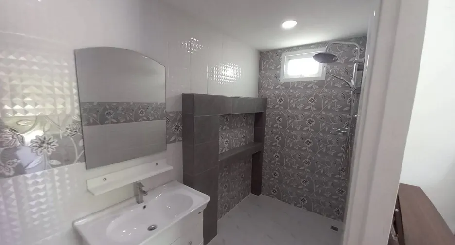 Villa zum Kauf mit 4 Zimmer in Bang Saray, Pattaya