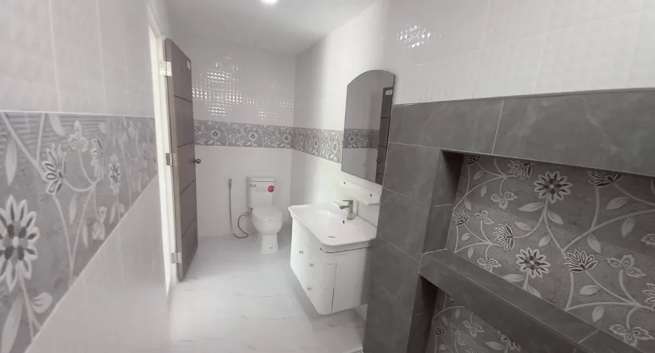 Villa zum Kauf mit 4 Zimmer in Bang Saray, Pattaya