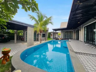 Villa en venta de 4 habitaciones en Bang Lamung, Chonburi